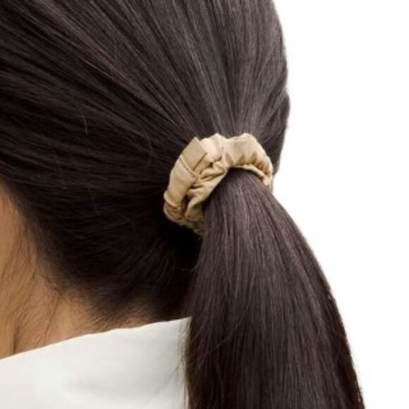 Lululemon Skinny Scrunchies 6 Pack Java/Java/Gleam/Gleam/Pale Linen/Pale Linen - Picture 2 of 9